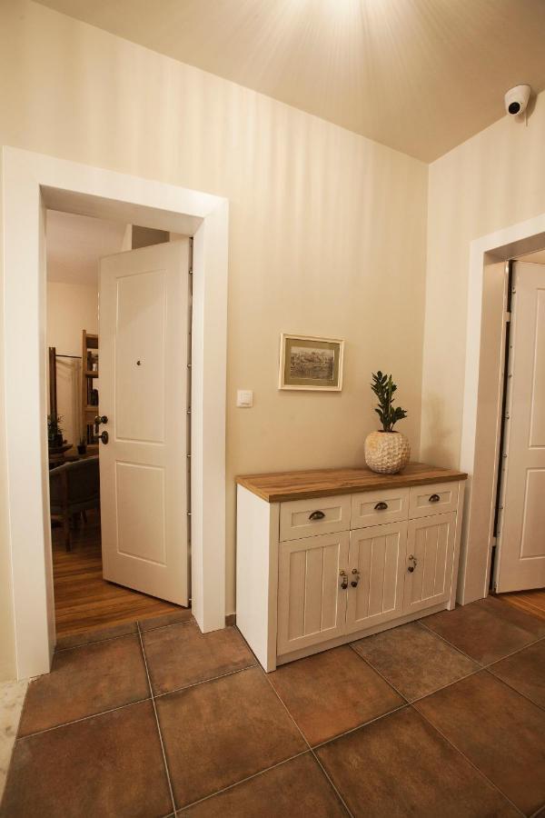 Bentzi...Boutique Apartment 6, Superior Suite For 4 Guests アテネ エクステリア 写真